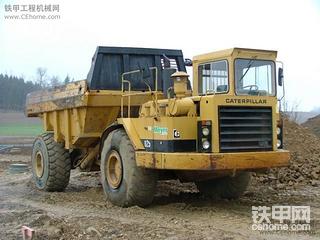 老款式的卡特（Caterpillar ）矿卡系列之 D25C 铰卡