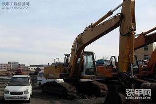 出售 2004年的利勃海尔R924B HDSL挖掘机 工作时间6000小时左右