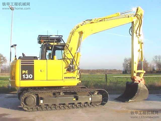 小松（Komatsu） PC 130 LC-7挖掘機