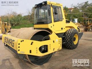 宝马(Bomag) BW213压路机+音乐
