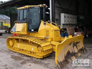 小松（Komatsu） D51PX22推土机