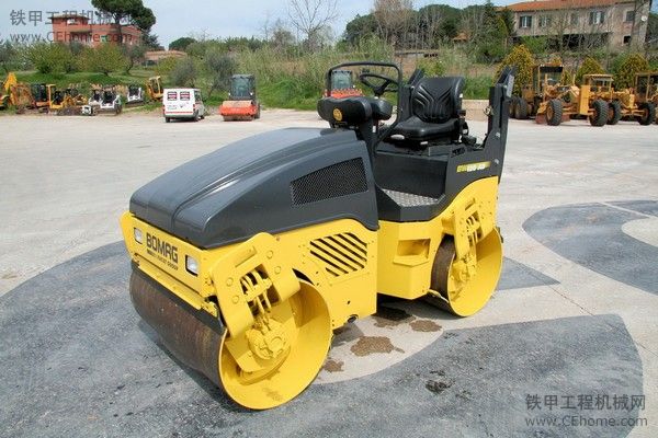 寶馬（Bomag ）BW 120AD-4振動(dòng)壓路機(jī)