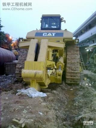 本公司有大型推土机的d11，d10有空，各位老板有需要可致电13809701168