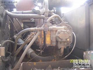 我家的挖机之二，不是靓机是破机。曾经的功臣，小松pc200-3。