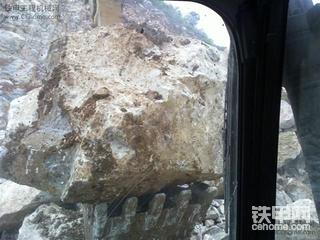 【秀工装】卡特315D挖大石头