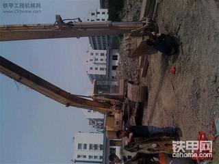 大家看看我的挖機(jī)小松200可以值多少啊