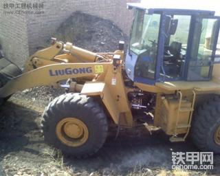 這是我以前開的裝載機(jī)