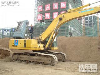 我开的小松和我们车队的设备