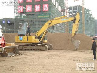 我开的小松和我们车队的设备