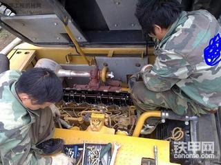 CAT320B換斗和工地CAT320D黑油缸《電噴》換噴油嘴  簡(jiǎn)單照片