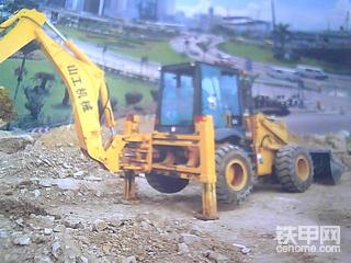 现有山工两头忙出售