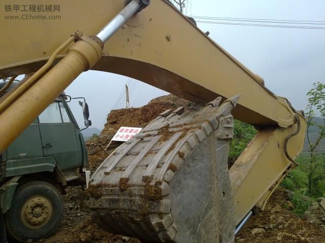 【秀工裝】CAT320C裝破碎錘簡(jiǎn)單作業(yè)。