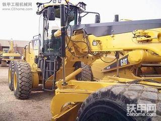 卡特最新的平地机14M照片