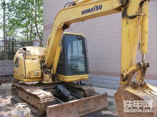 大家帮看看这台小松60-7