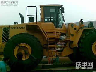 我們港口設(shè)備吊車、叉車、裝載機(jī)、挖掘機(jī)一覽！