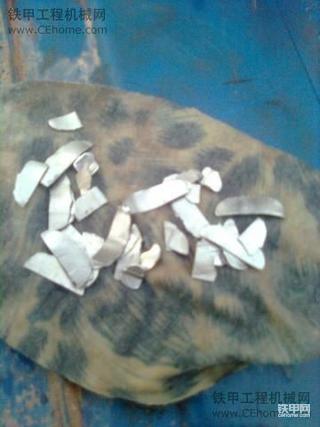 今天在回油滤芯里发现好多的铝片!