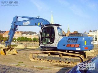 紐荷兰神钢E265挖掘机