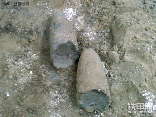 挖的一個(gè)地方的。