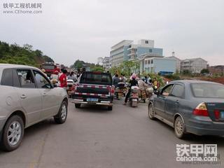 慘烈~！！！挖機(jī)自燃啦！！！