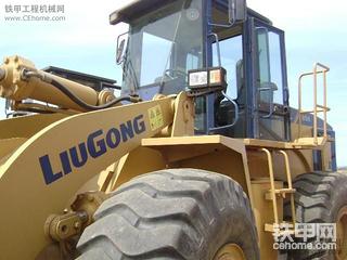 發(fā)發(fā)柳工的照片