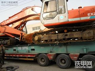 两部日立EX200-1挖掘机