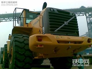 上个国际品牌 新来的伙计！