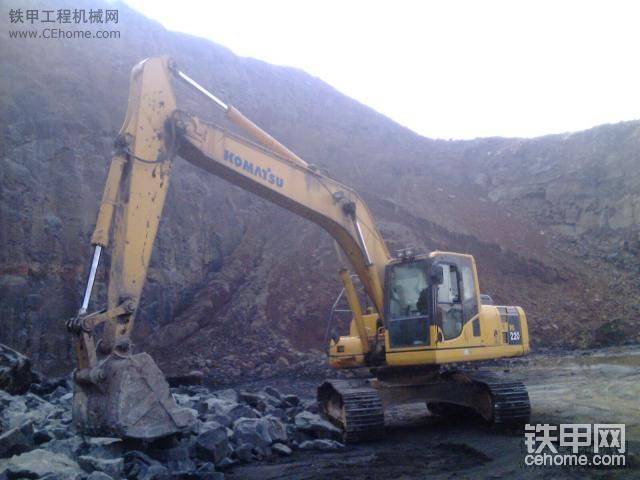 小松220-8，2008年的，102萬