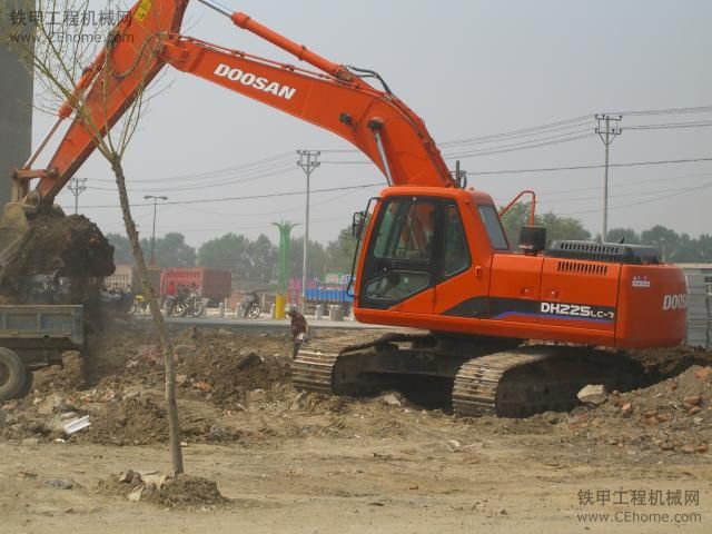 路遇斗山裝車