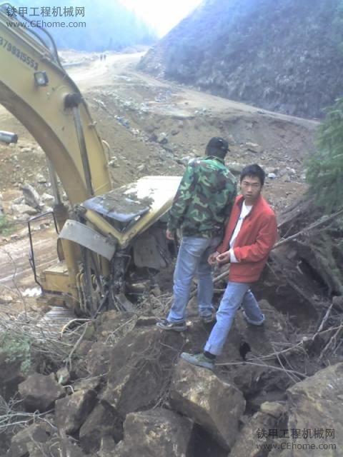 发生在中国的挖掘机事故图片，太惨了！！！