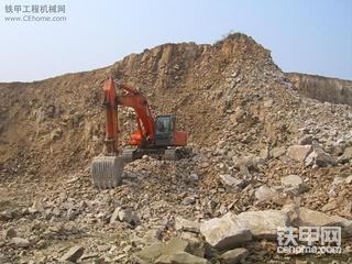 石场的日立330（直喷机）