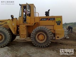 原来挖机和装载机贴上铁甲贴是那么好看的！！