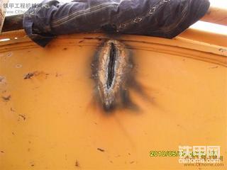 老板的820大臂裂了....工地乱拍