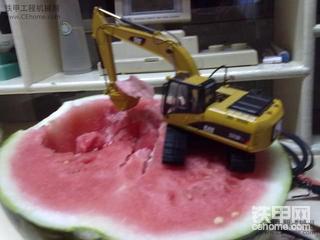 CAT323D L 挖西瓜