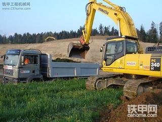 小松（Komatsu）PC 340 mit PC340