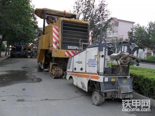 大、中、小三辈铣刨机