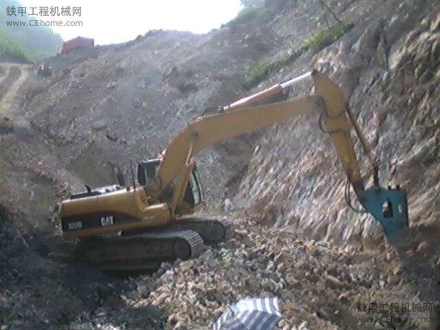 CAT 320 D