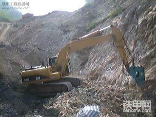 CAT 320 D