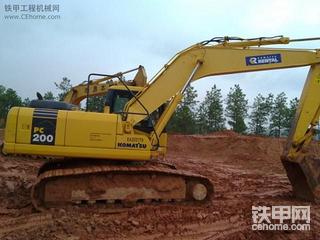 我家以前的进口小松PC200-7