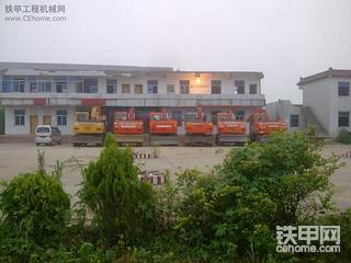 去南京在路上拍的挖掘机