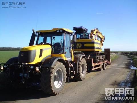 杰西博3230農(nóng)業(yè)車(chē)?yán)诰驒C(jī)車(chē)
