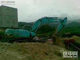 杯具....原装进口的神钢电瓶给偷了，