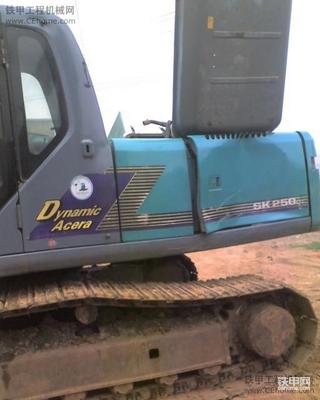 可伶的神钢 被水淹了