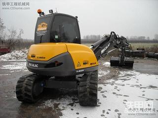 样子够酷的Mecalac   8 MCR和 714 MW 挖掘机