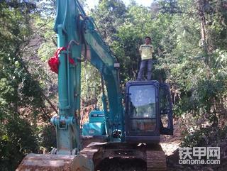 神钢130—8怎么调出看转速和压力的啊