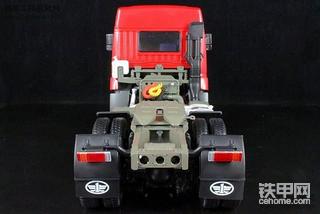 1：24 工程车 解放新大威 拖头