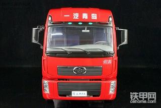 1：24 工程车 解放新大威 拖头