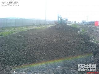 上图工作照 徒弟干活我测量