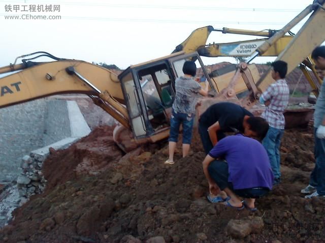 一神钢一小松救卡特