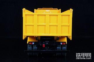 1：32 上汽依维柯红岩翻斗自卸车