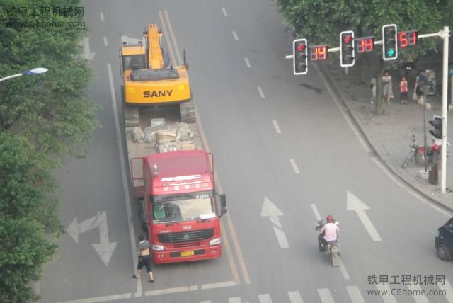 剛剛看見的三一，可惜拖車走錯(cuò)路了